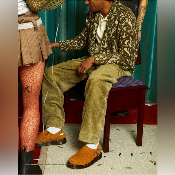 New Dr Martens suede slip ons men’s - Picture 2 of 11